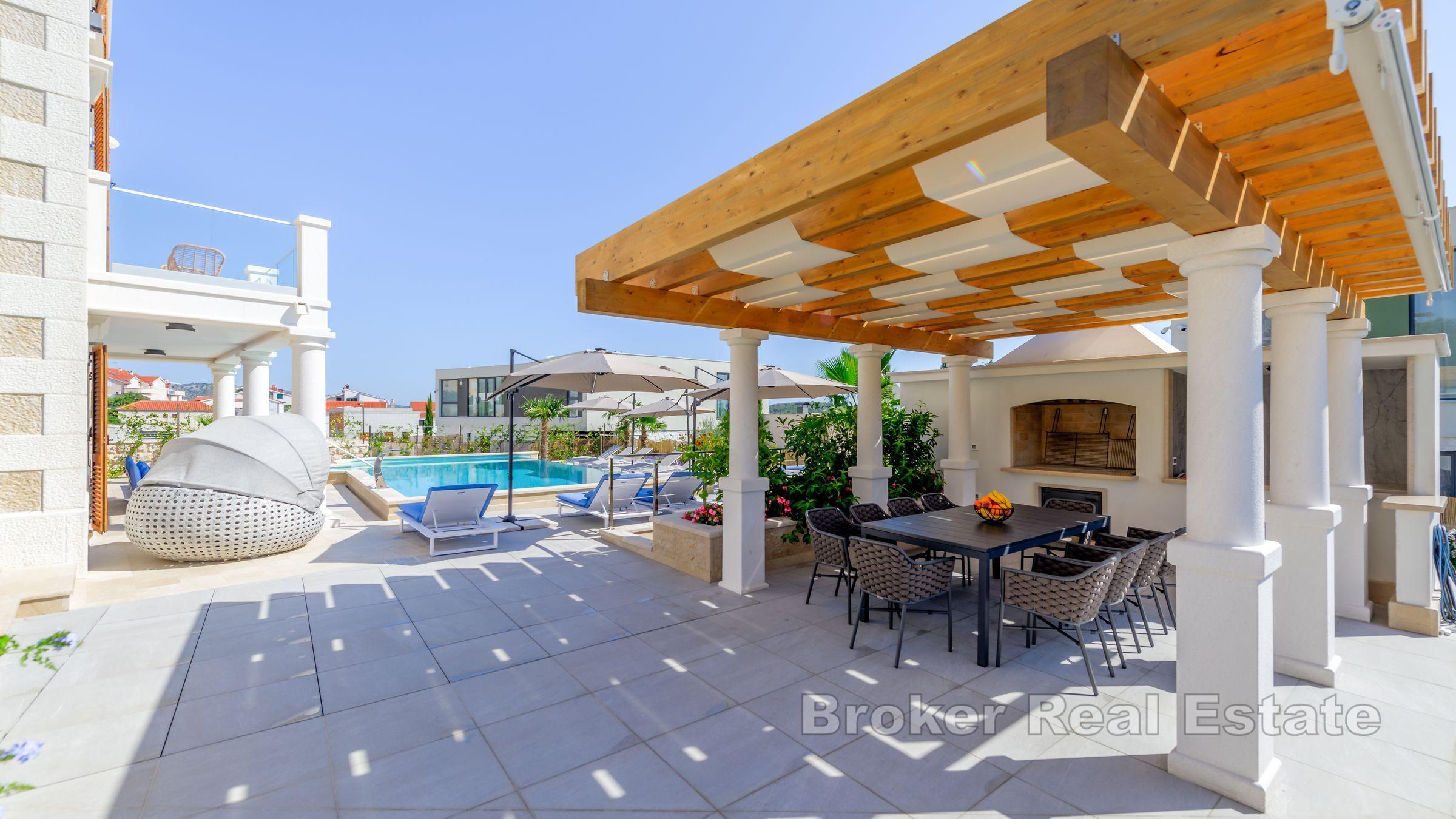 Rogoznica - Nowo wybudowana kamienna willa z widokiem na morze