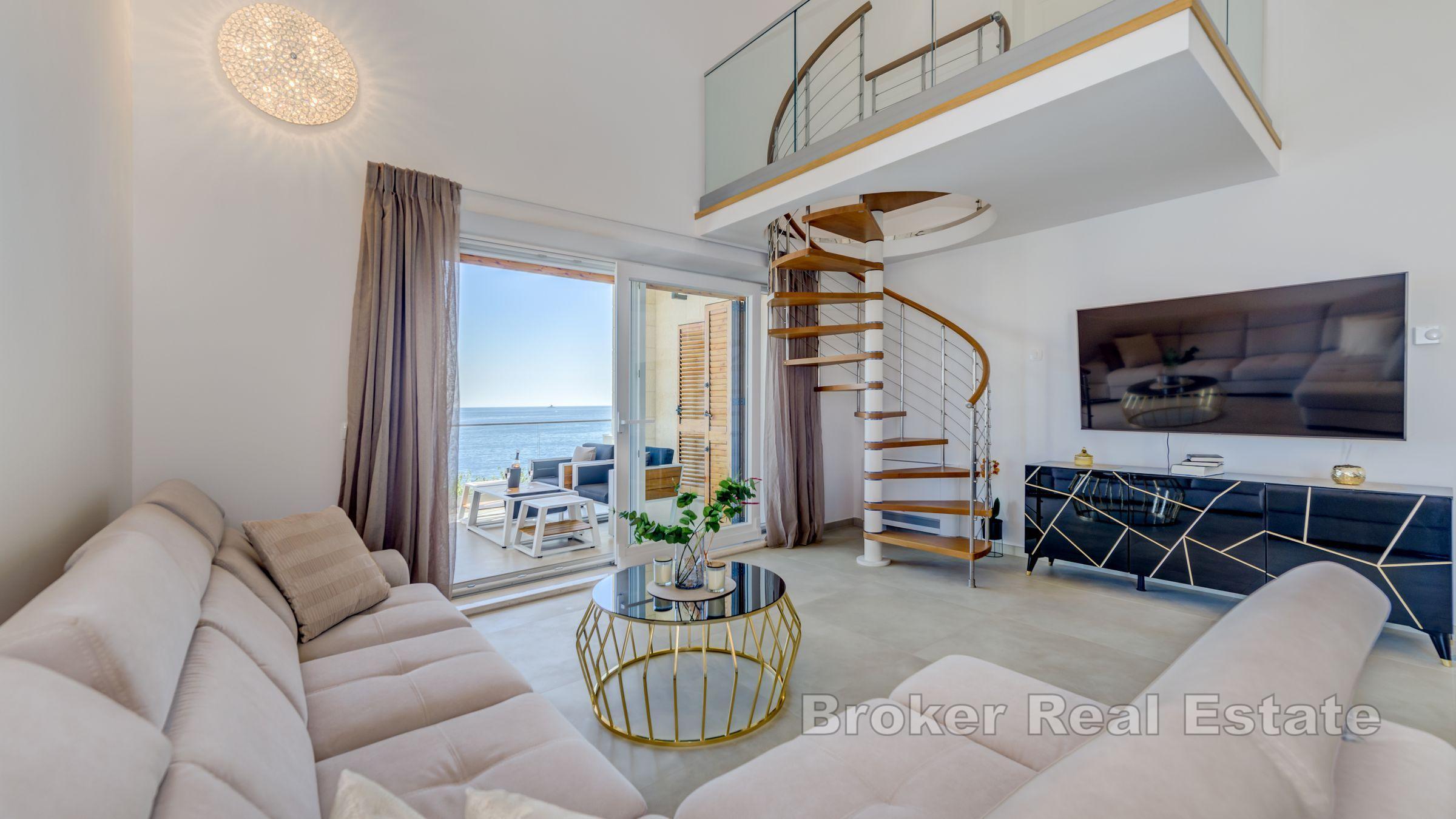 Rogoznica - Nowo wybudowana kamienna willa z widokiem na morze