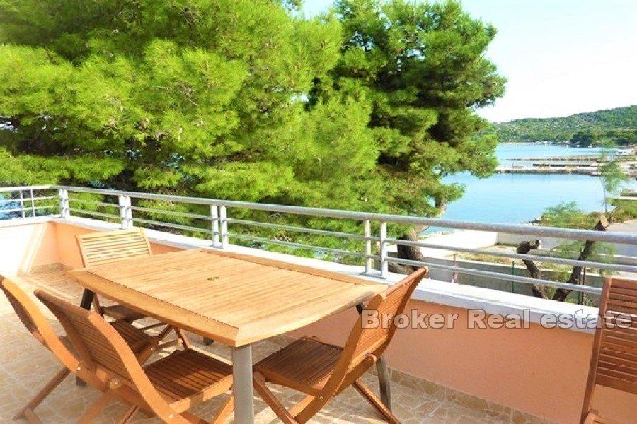 Ostrov Murter - Dva domy v prvom rade pri mori