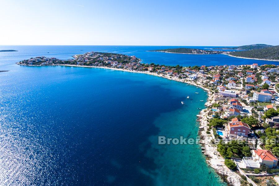 Rogoznica - Proprietà unica in prima fila sul mare