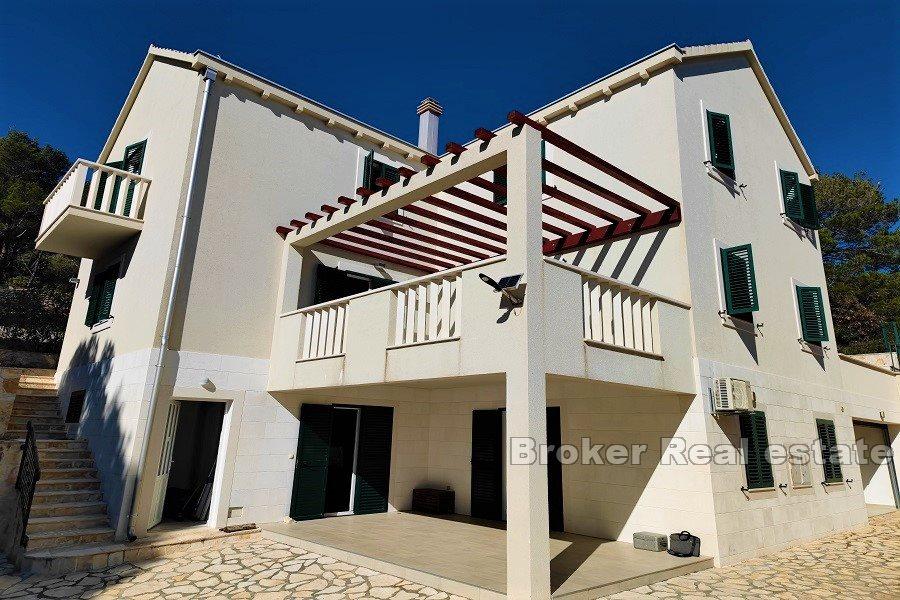 Nedaleko Rogoznice - Dům v blízkosti moře