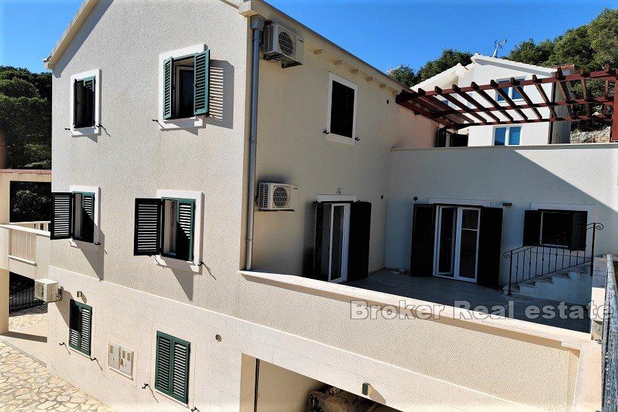 Nedaleko Rogoznice - Dům v blízkosti moře