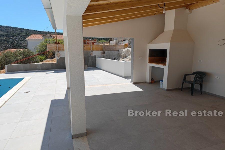 Marina - Newly built house with pool 50m from the sea