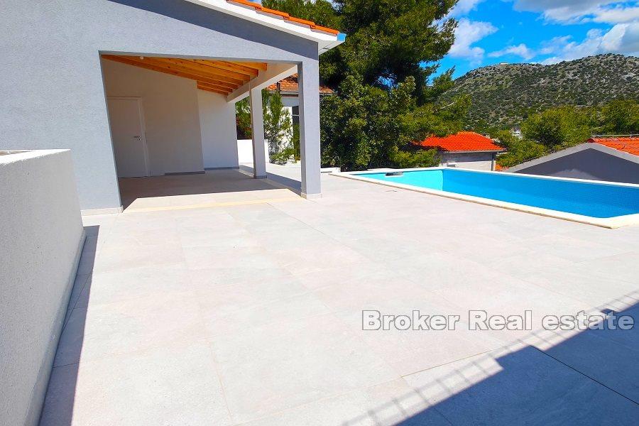 Marina - Newly built house with pool 50m from the sea