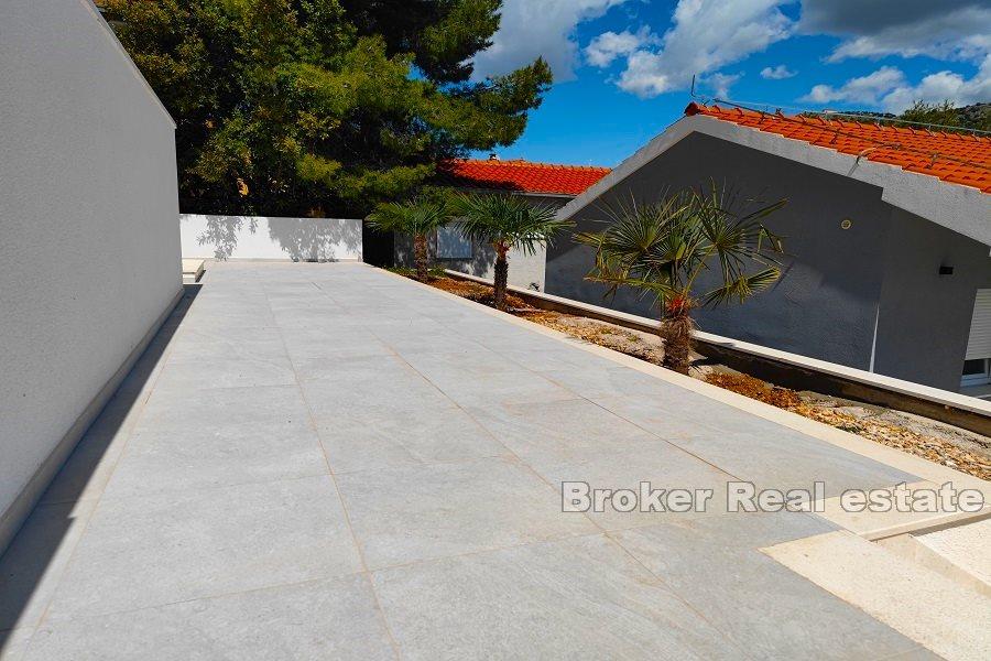 Marina - Newly built house with pool 50m from the sea