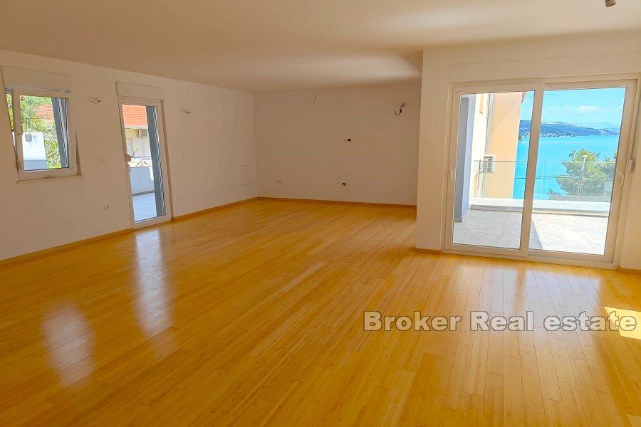 Marina - Newly built house with pool 50m from the sea