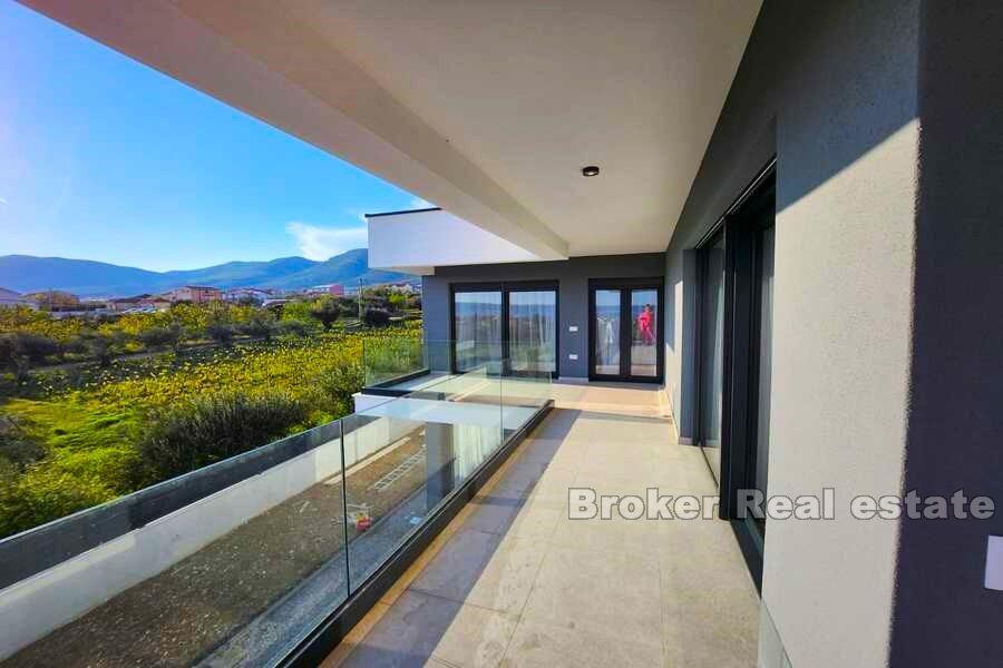 Kastela - Newly built villa with pool and sea view