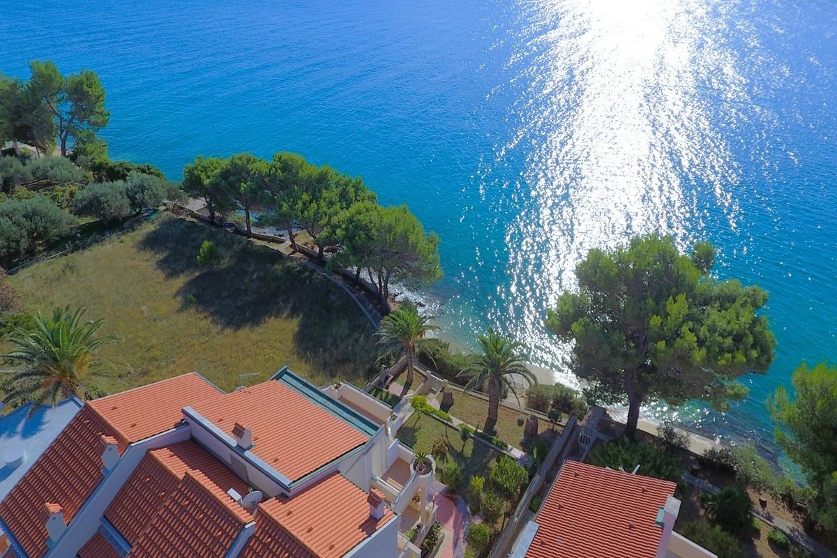 Pag - Maison première rangée de la mer