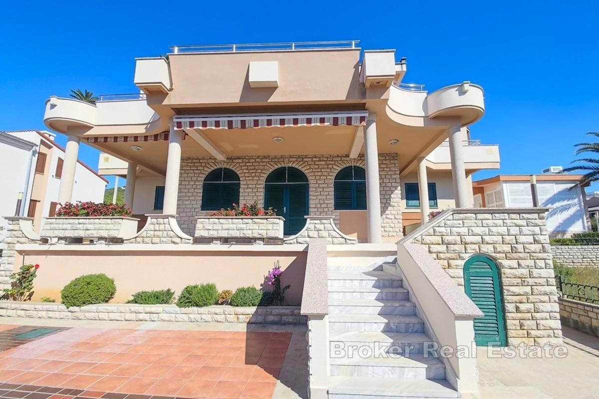 Pag - Maison première rangée de la mer