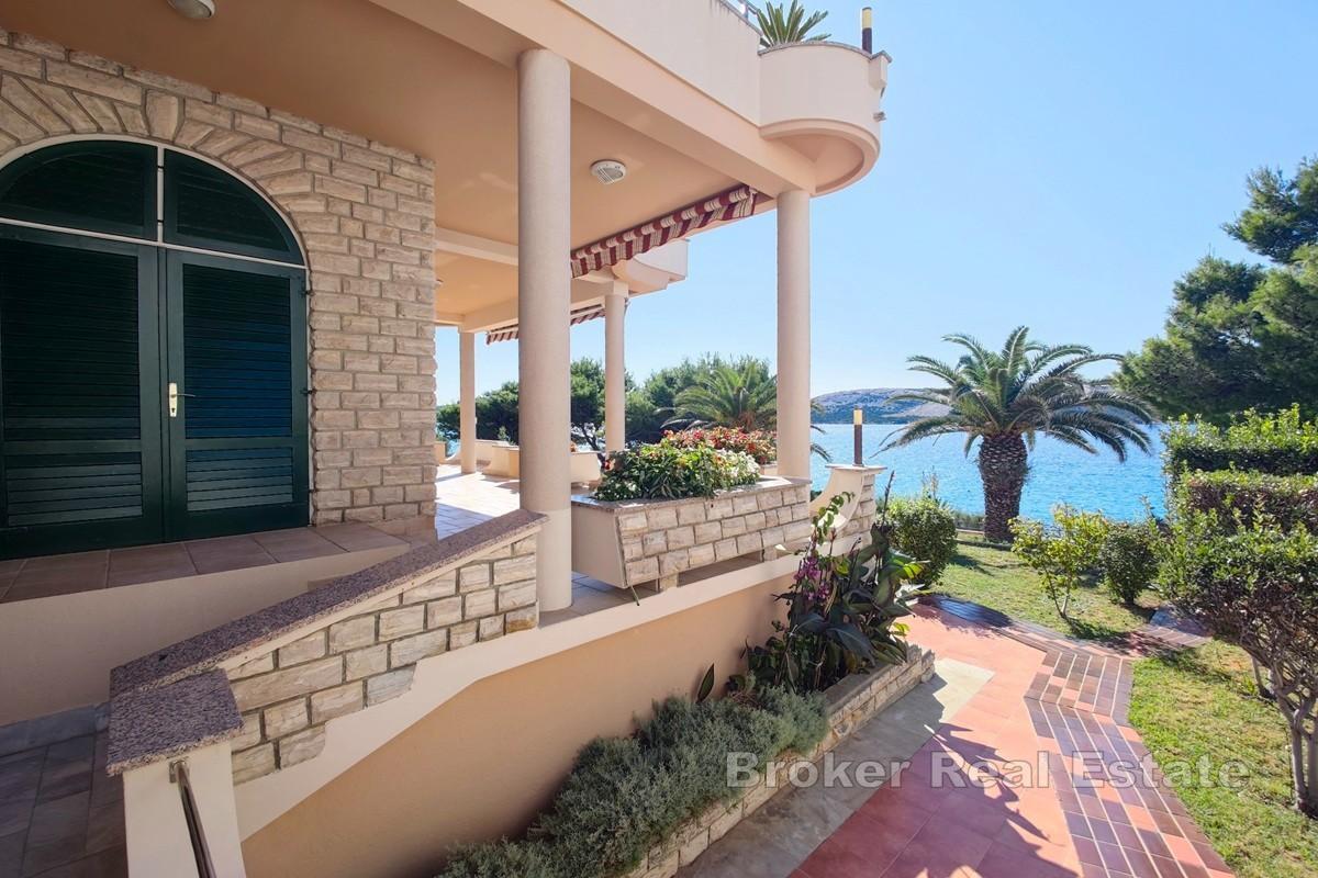 Pag - Maison première rangée de la mer