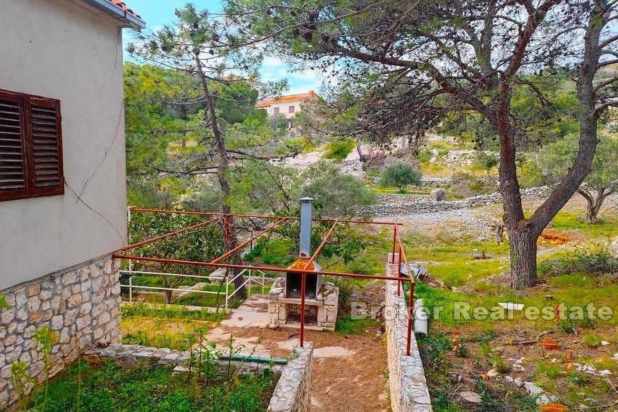 Rogoznica - Stavební pozemek s domem v blízkosti moře