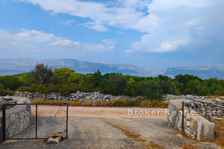 Brac - Agricultural land with a sea view