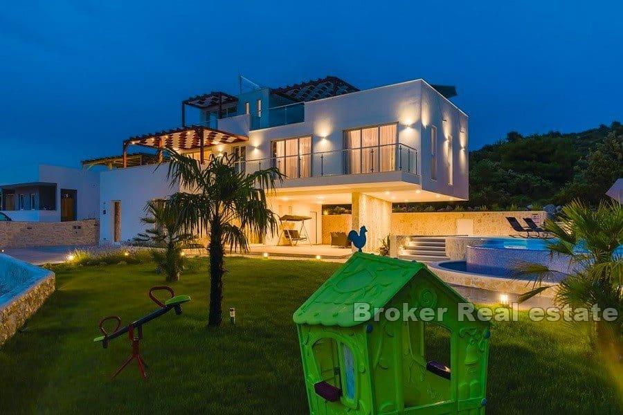 Rogoznica - Villa moderna con piscina e vista mare
