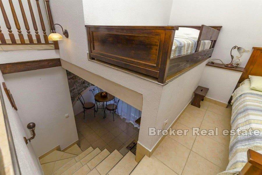 Primosten - Leilighetshus første rad til sjøen