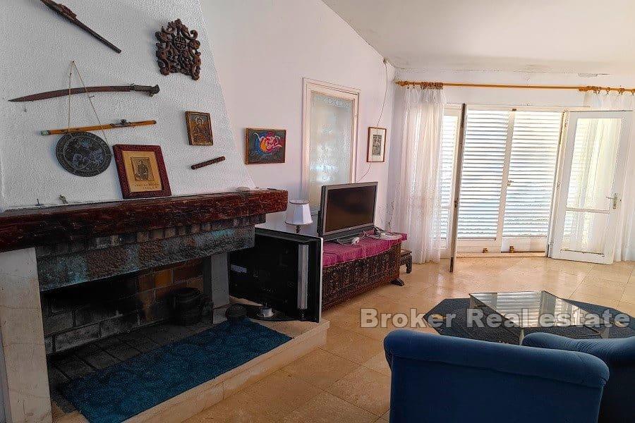 Brac - Maison première rangée de la mer