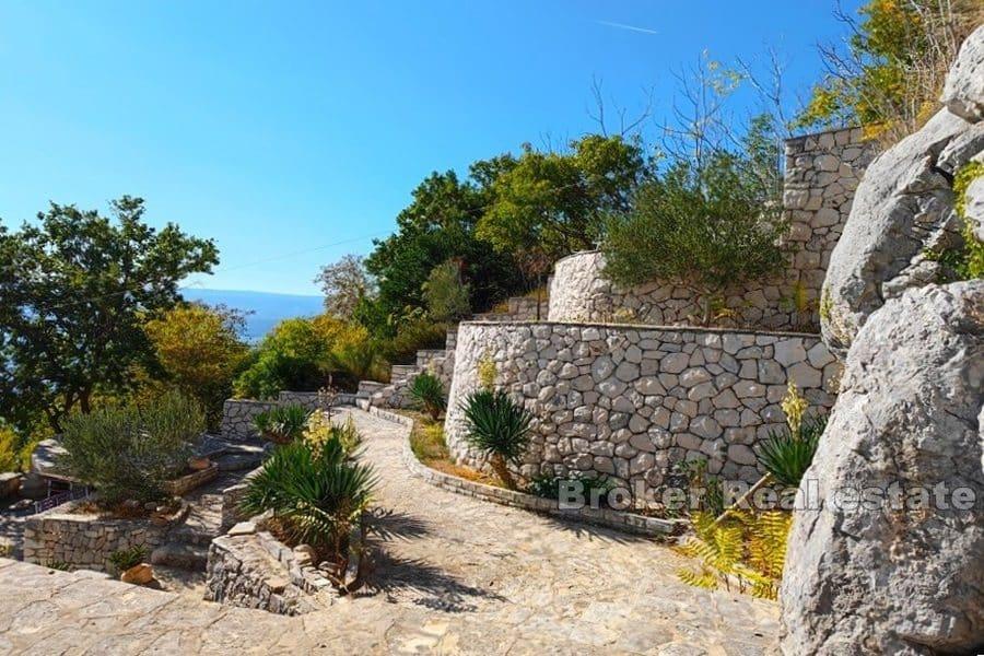 Omis - Case in pietra con vista sul mare