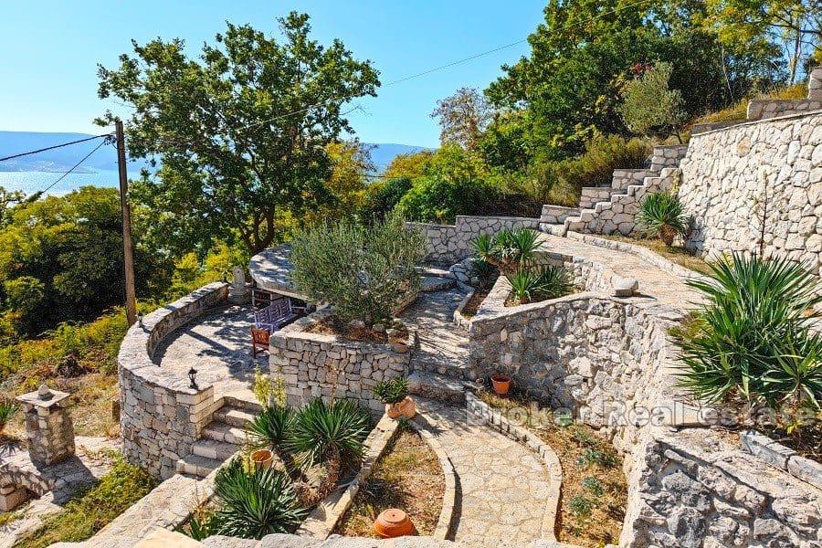 Omis - Case in pietra con vista sul mare