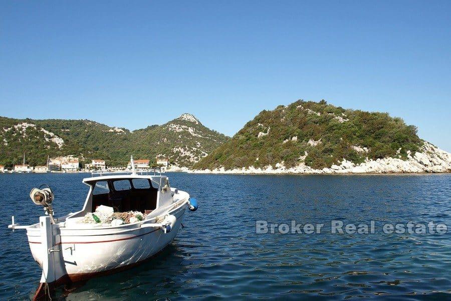 Lastovo - Građevinsko zemljište blizu mora