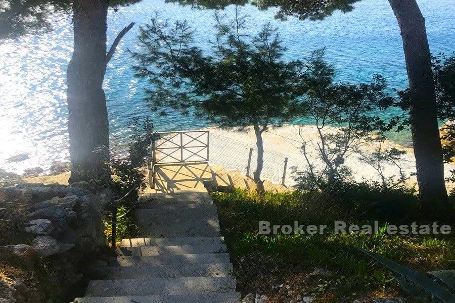 Lastovo - Building land near the sea