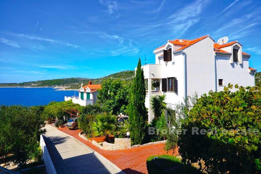 Rogoznica - Apartmánový dům s bazénem