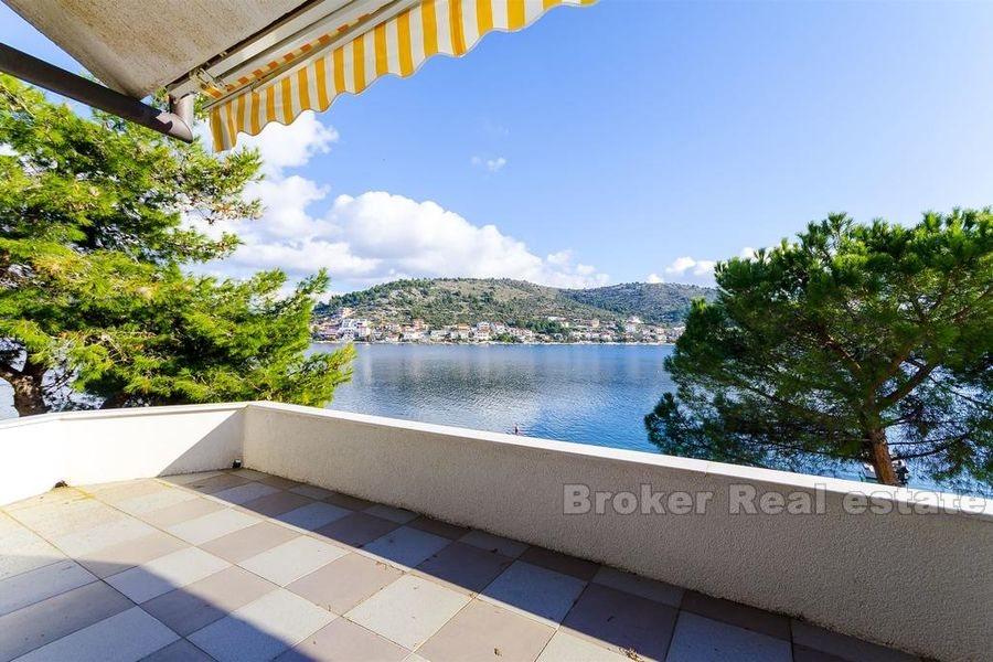 Rogoznica Bereich, Wohnung, erste Reihe zum Meer, Meerblick