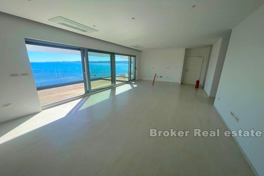 Zadar - Moderní dvoupatrový apartmán, první řada k moři