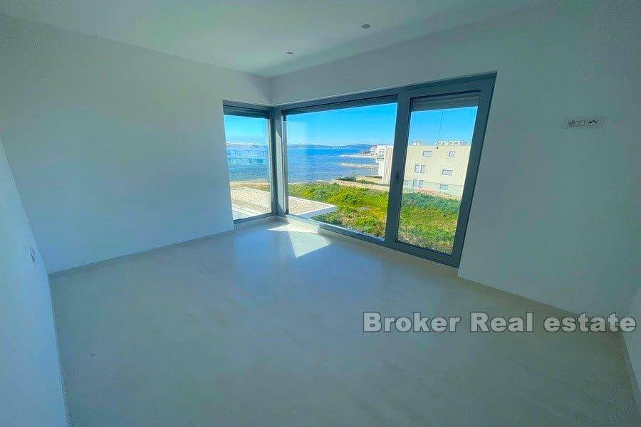 Zadar - Moderní dvoupatrový apartmán, první řada k moři