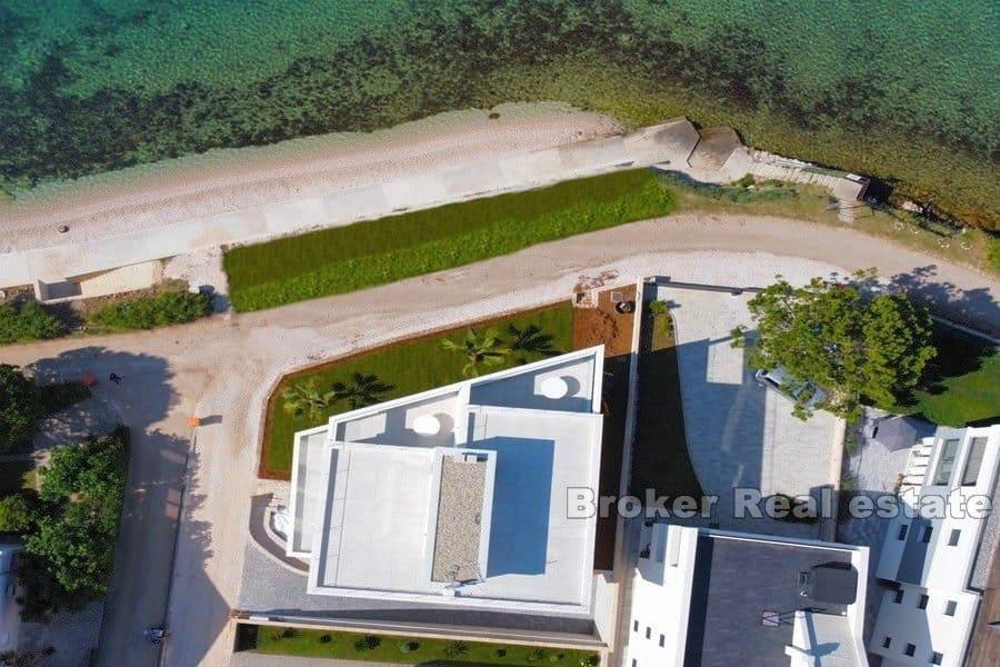 Zadar - luxueux appartement de trois étages au bord de la mer et de la plage