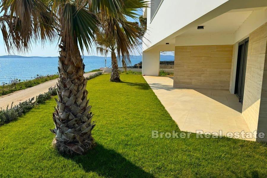 Zadar - luxueux appartement de trois étages au bord de la mer et de la plage