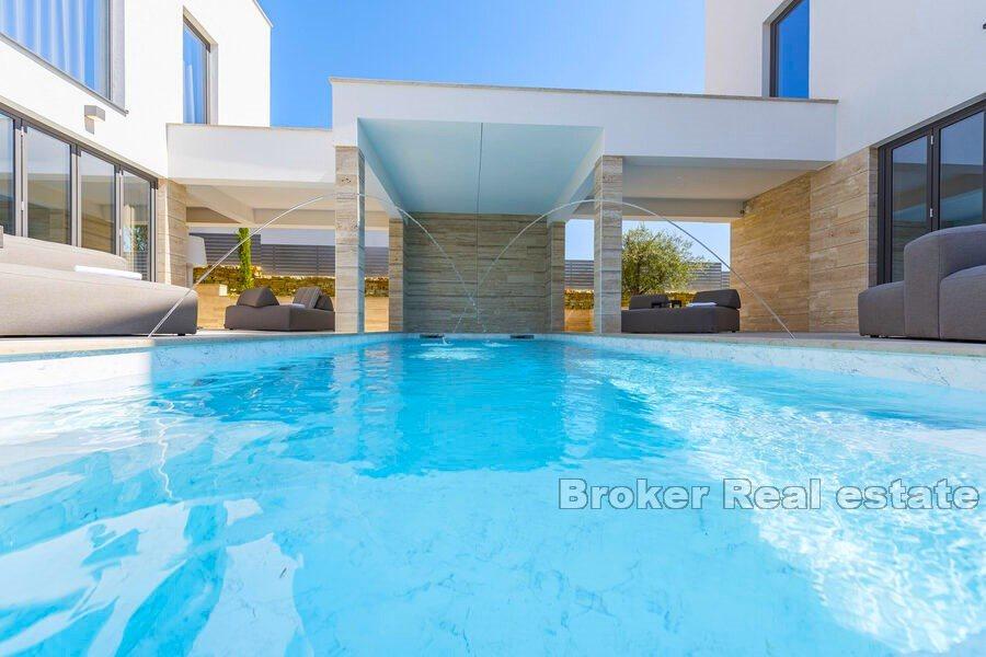 Zadar - Lyxvilla första raden till havet och stranden