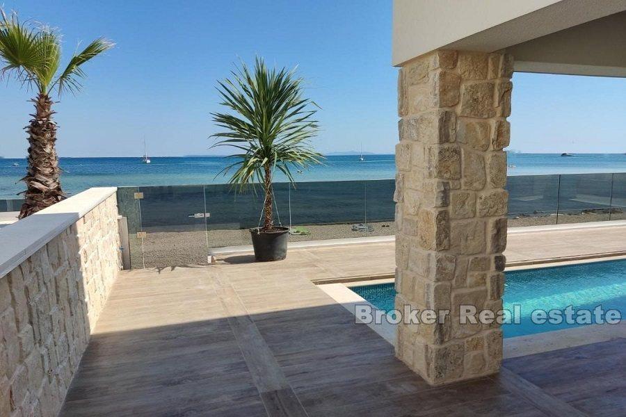 Zadar - Nová vila, první řada k moři a na pláž