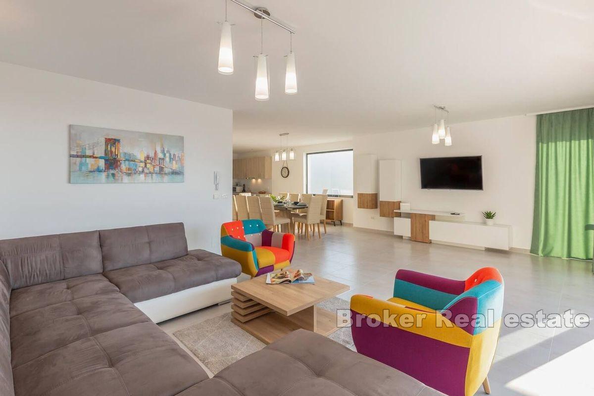 Makarska - Villa med utsikt over havet og fjellene