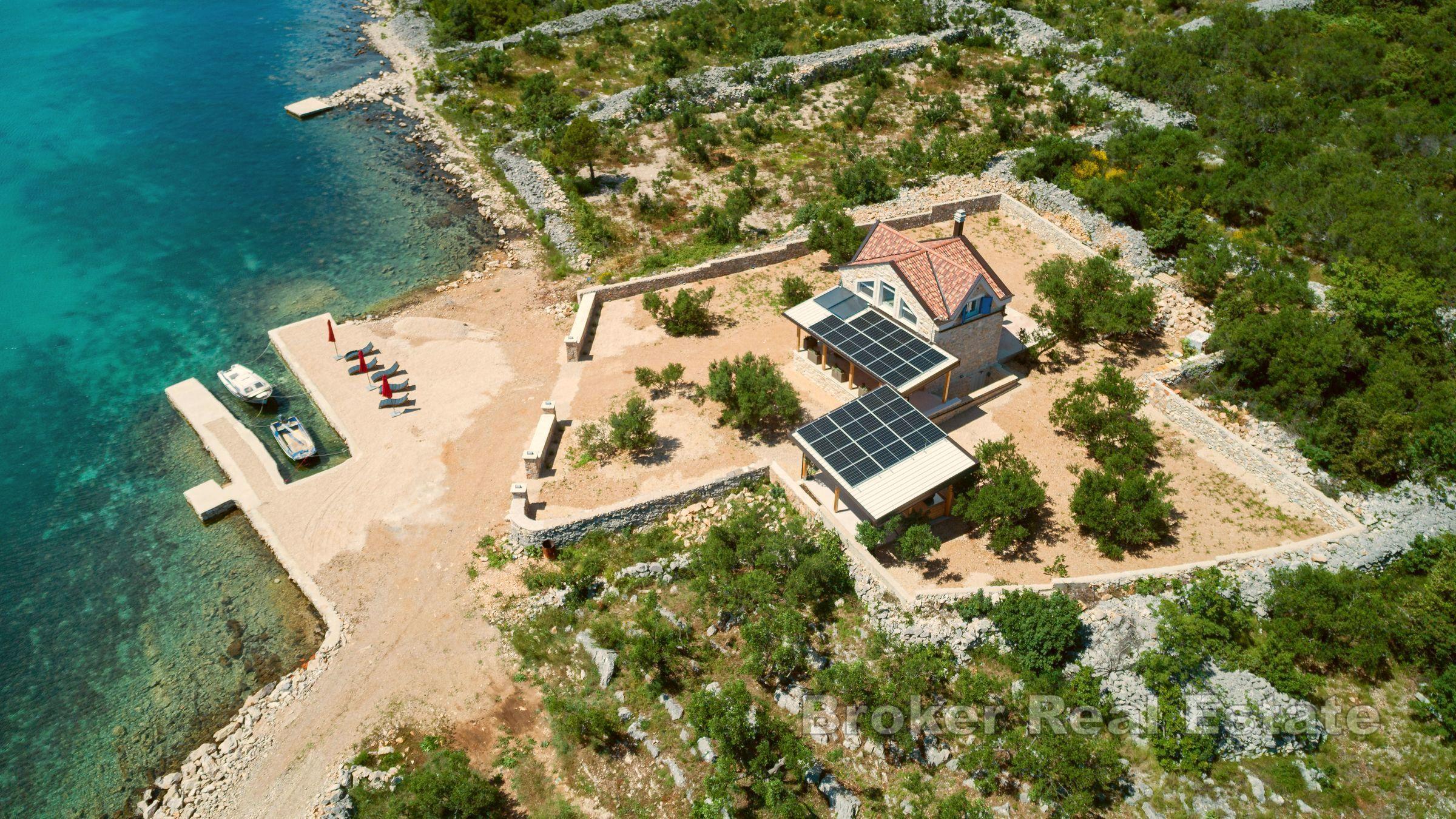 Šibenik - hus på stranden