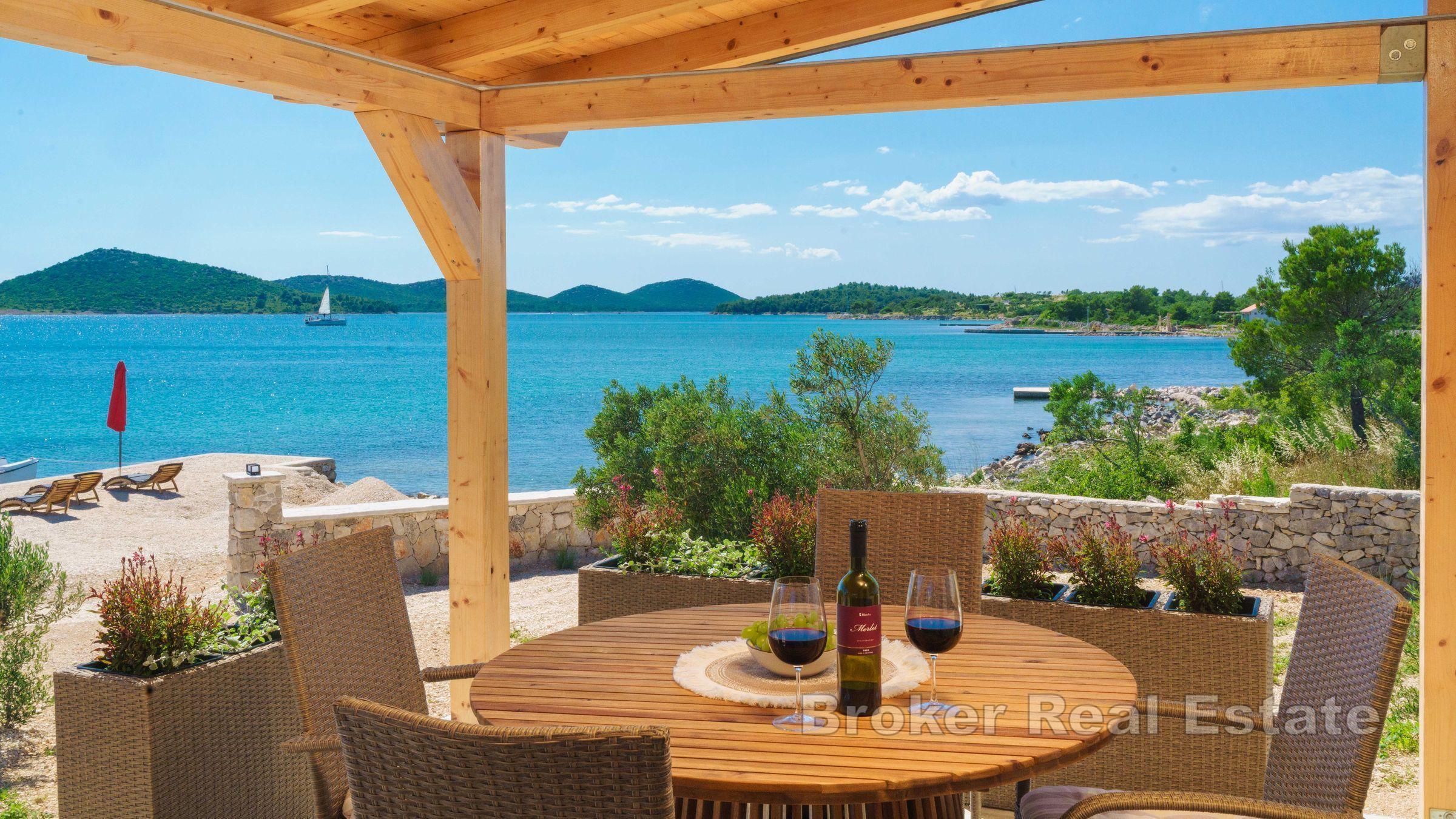 Šibenik - hus på stranden