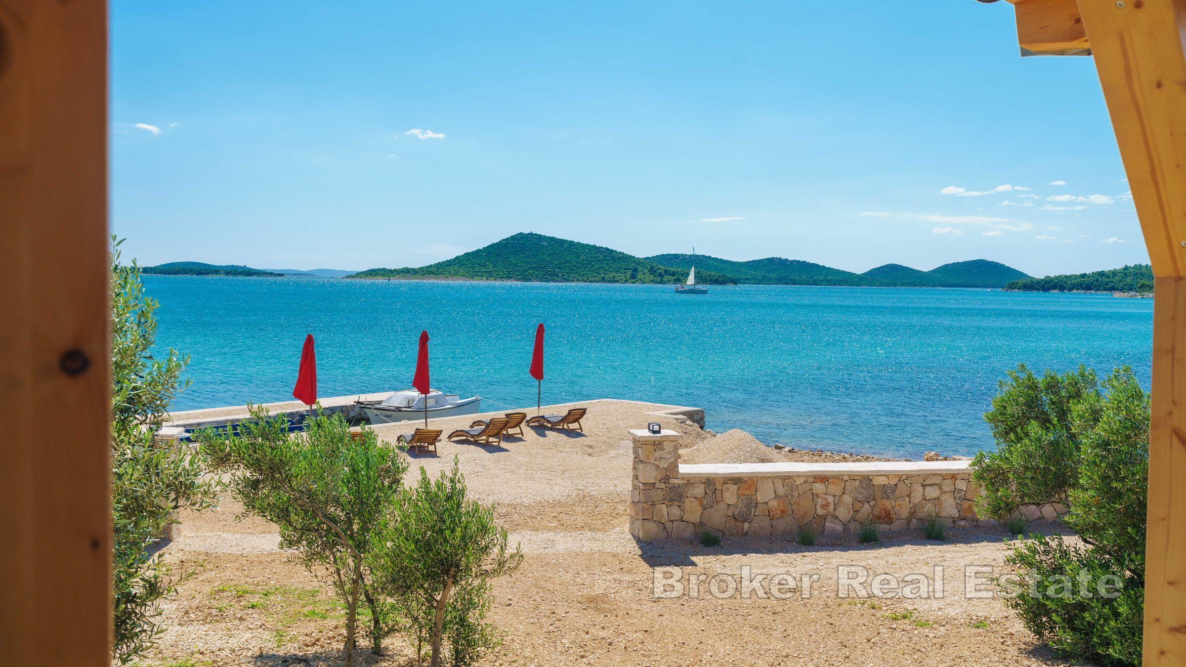 Šibenik - hus på stranden
