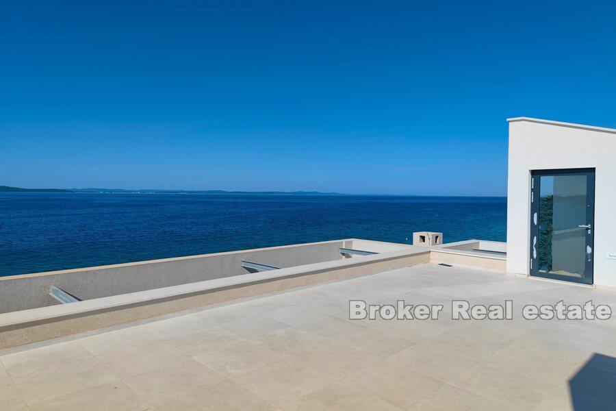 Zadar - Ny villa første rad til sjøen