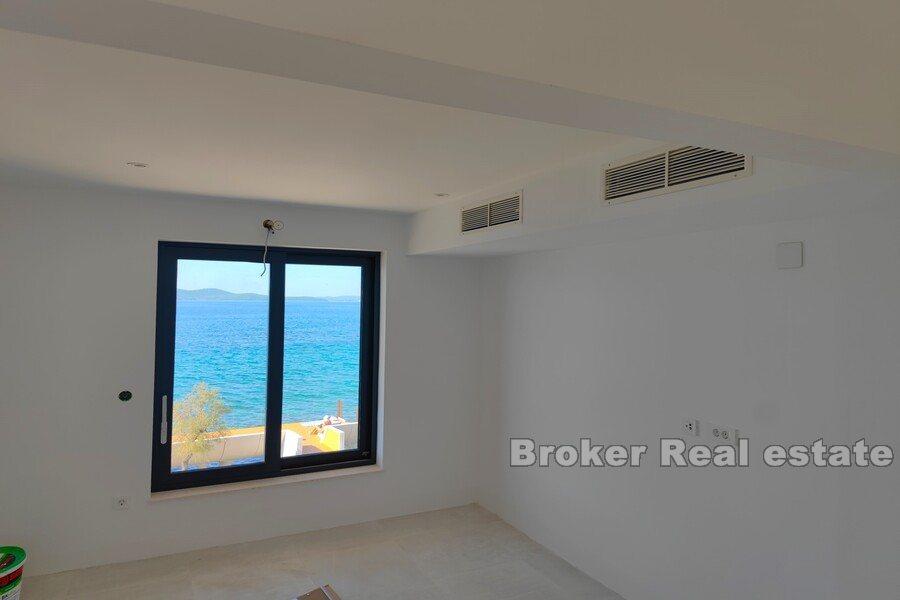 Задар - Новая вилла в первом ряду от моря