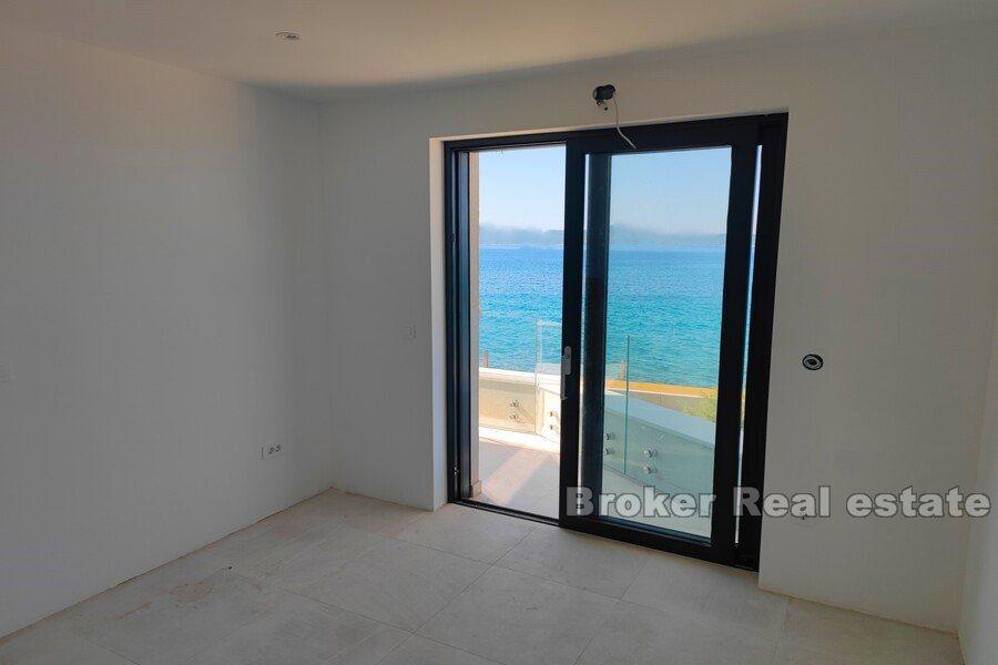 Задар - Новая вилла в первом ряду от моря