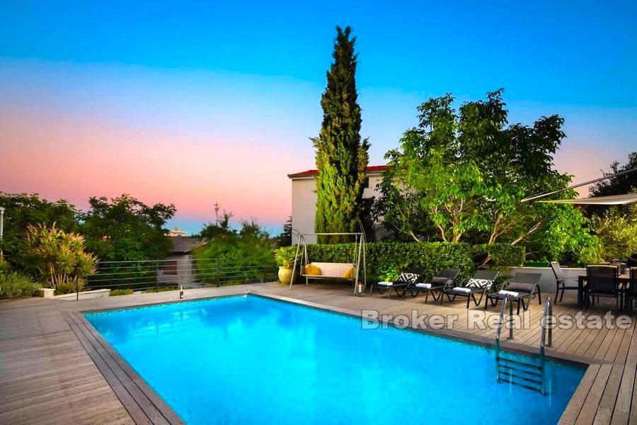 Rogoznica - Villa moderna con piscina