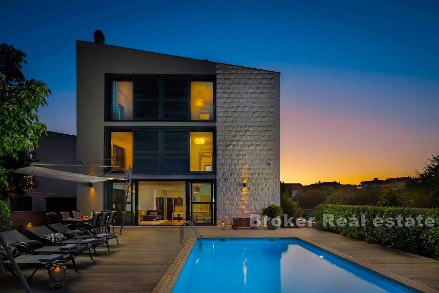 Rogoznica - Villa moderna con piscina