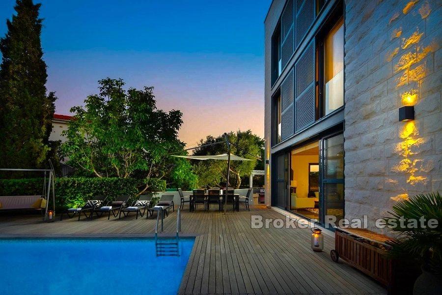 Rogoznica - Villa moderna con piscina