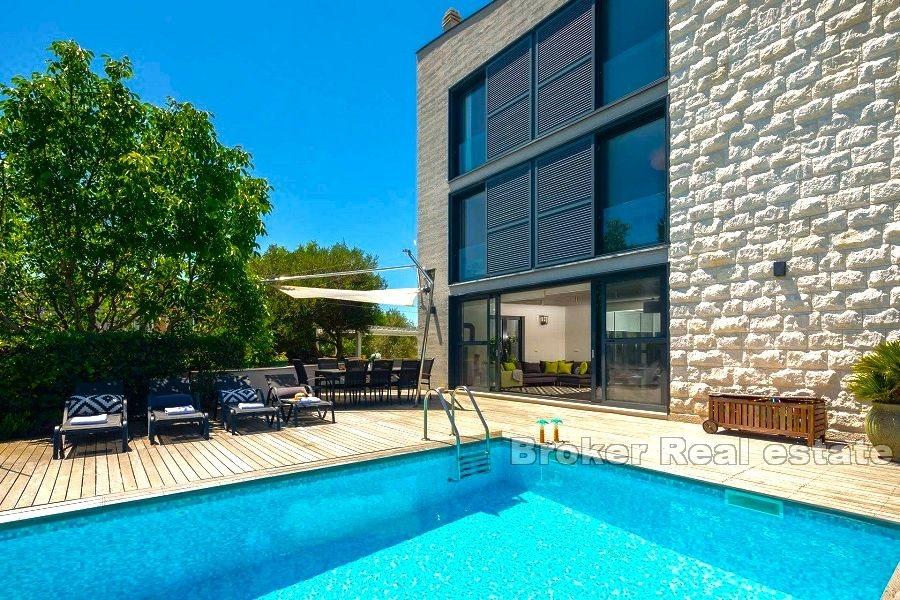 Rogoznica - Villa moderna con piscina