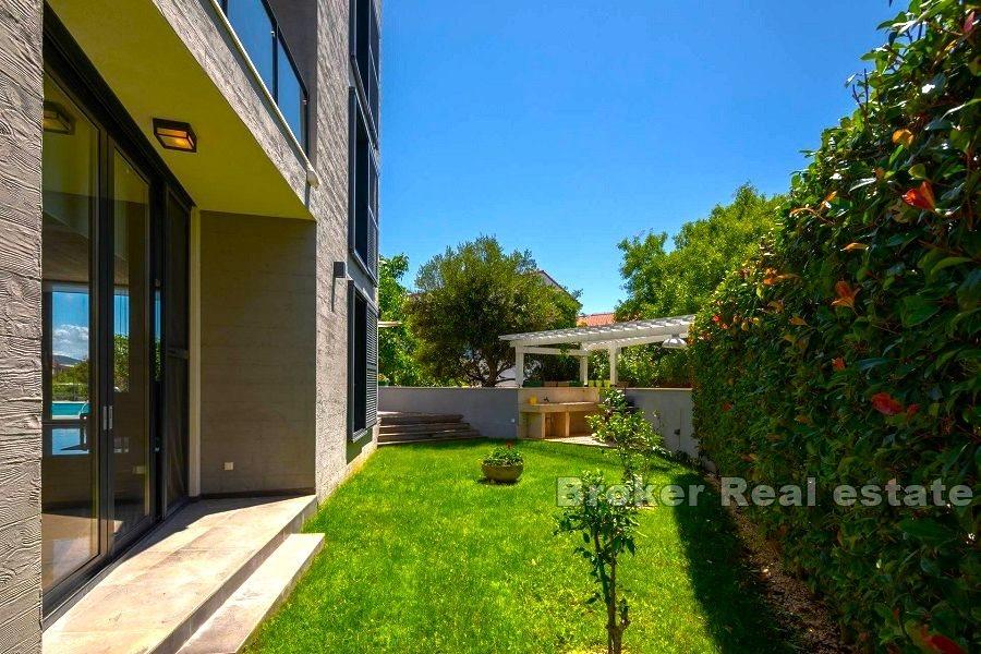 Rogoznica - Villa moderna con piscina