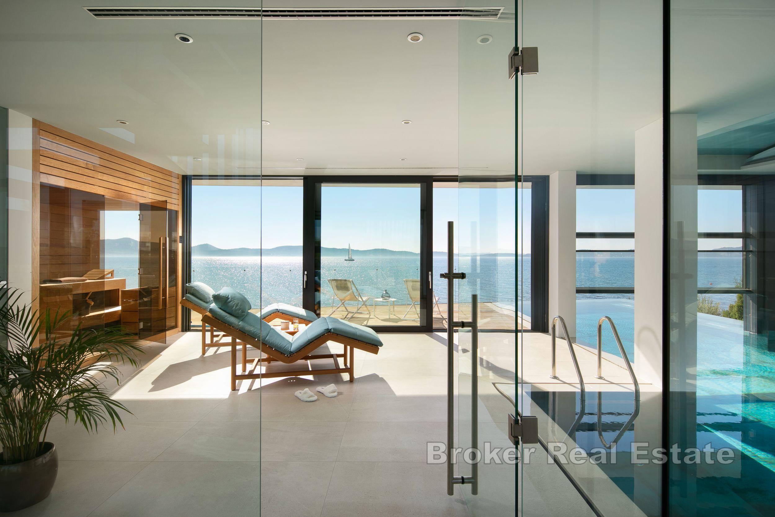 Croatie, Zadar - Villa neuve, première rangée de la mer