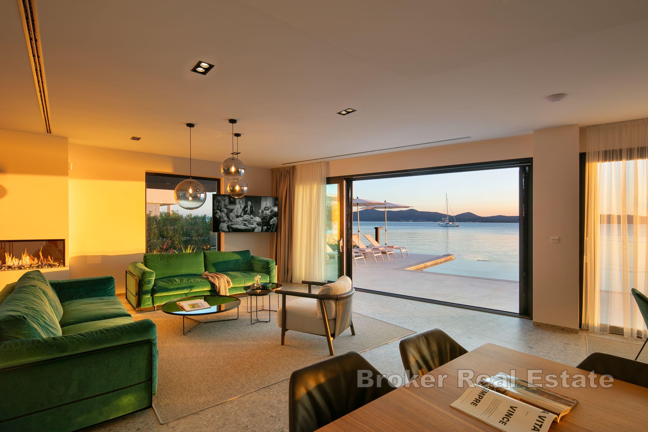 Croatie, Zadar - Villa neuve, première rangée de la mer