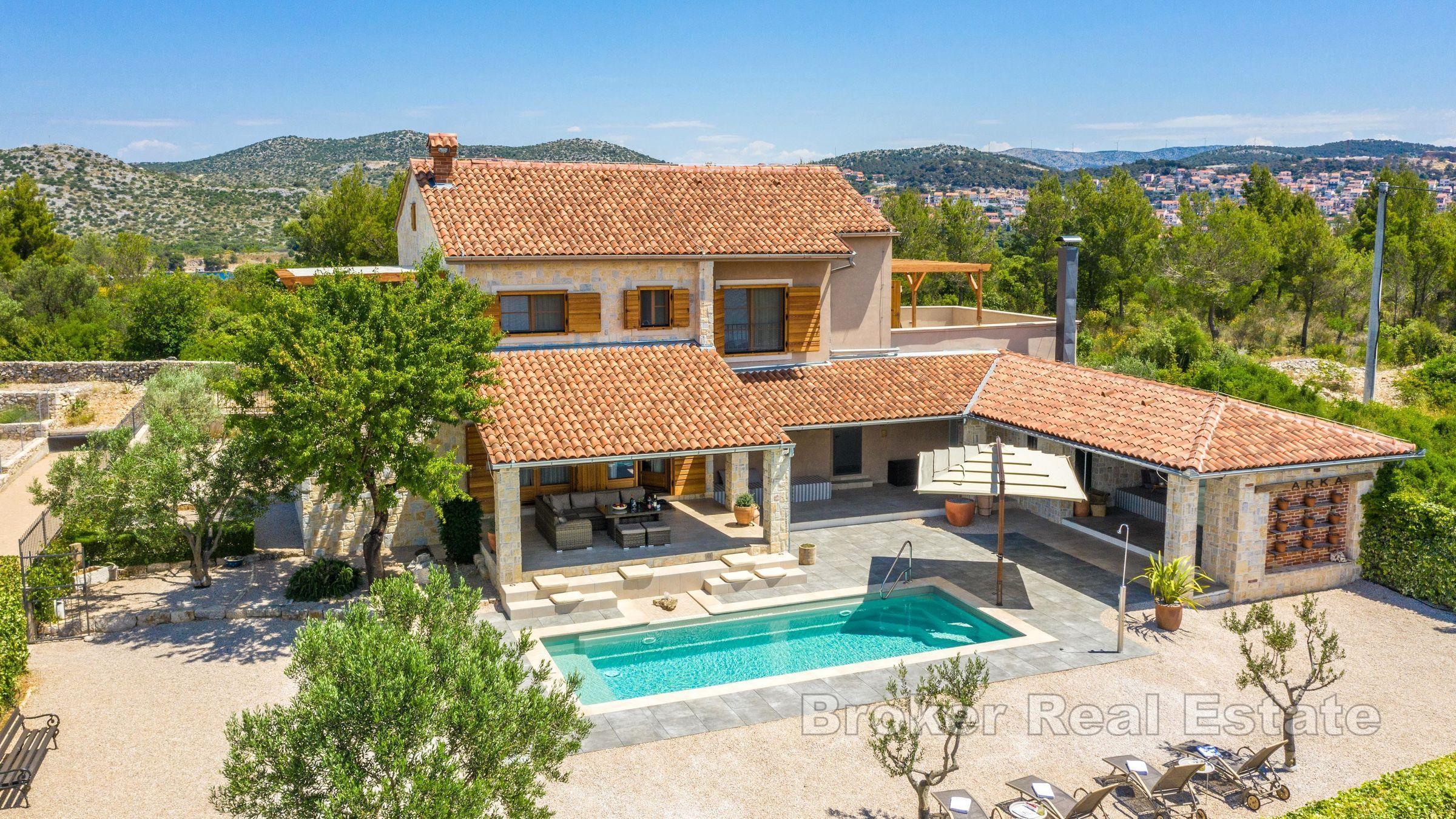 Šibenik - Kamienna willa z widokiem na morze i przyrodę