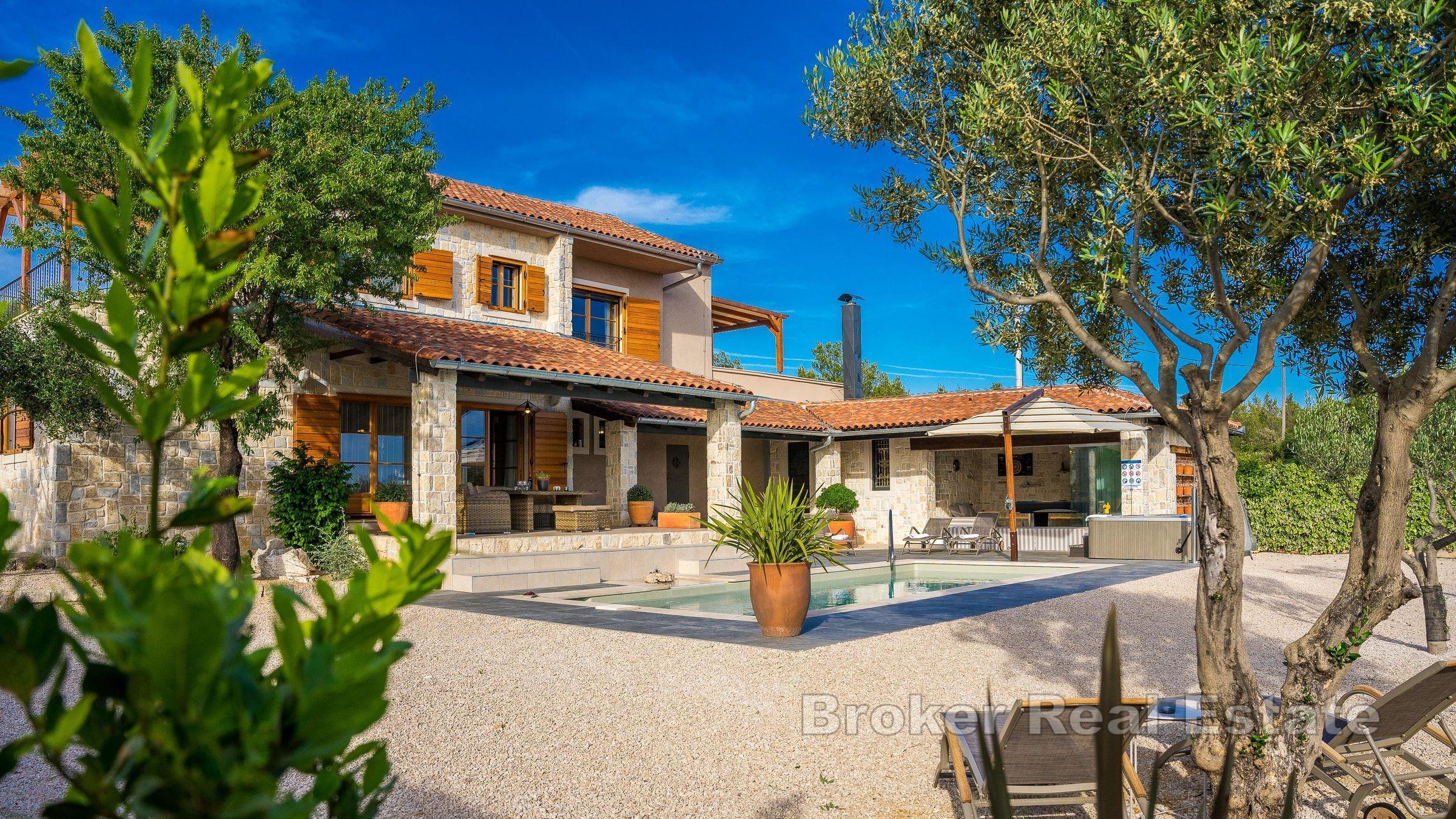 Šibenik - Kamienna willa z widokiem na morze i przyrodę