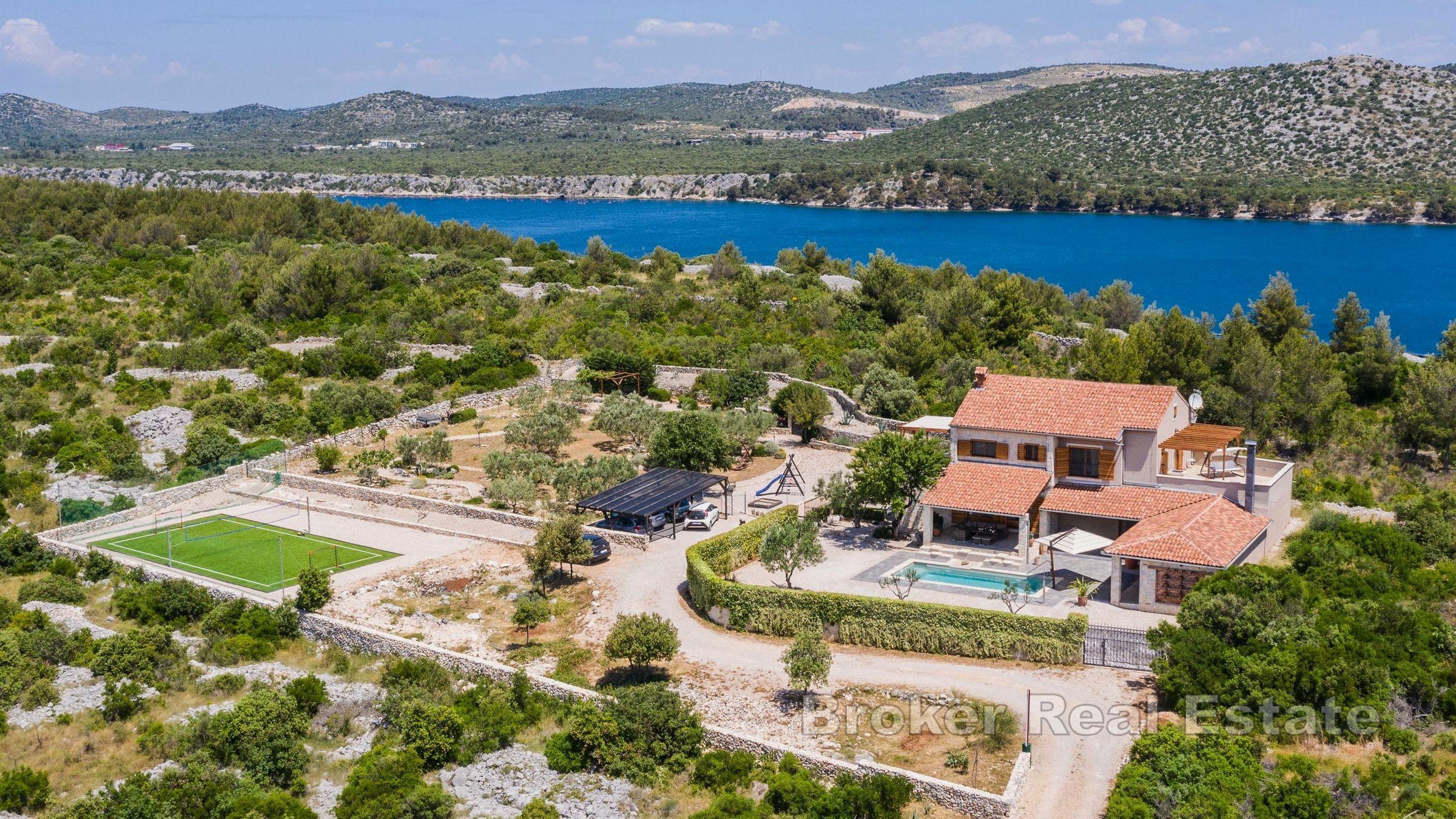 Šibenik - Kamienna willa z widokiem na morze i przyrodę