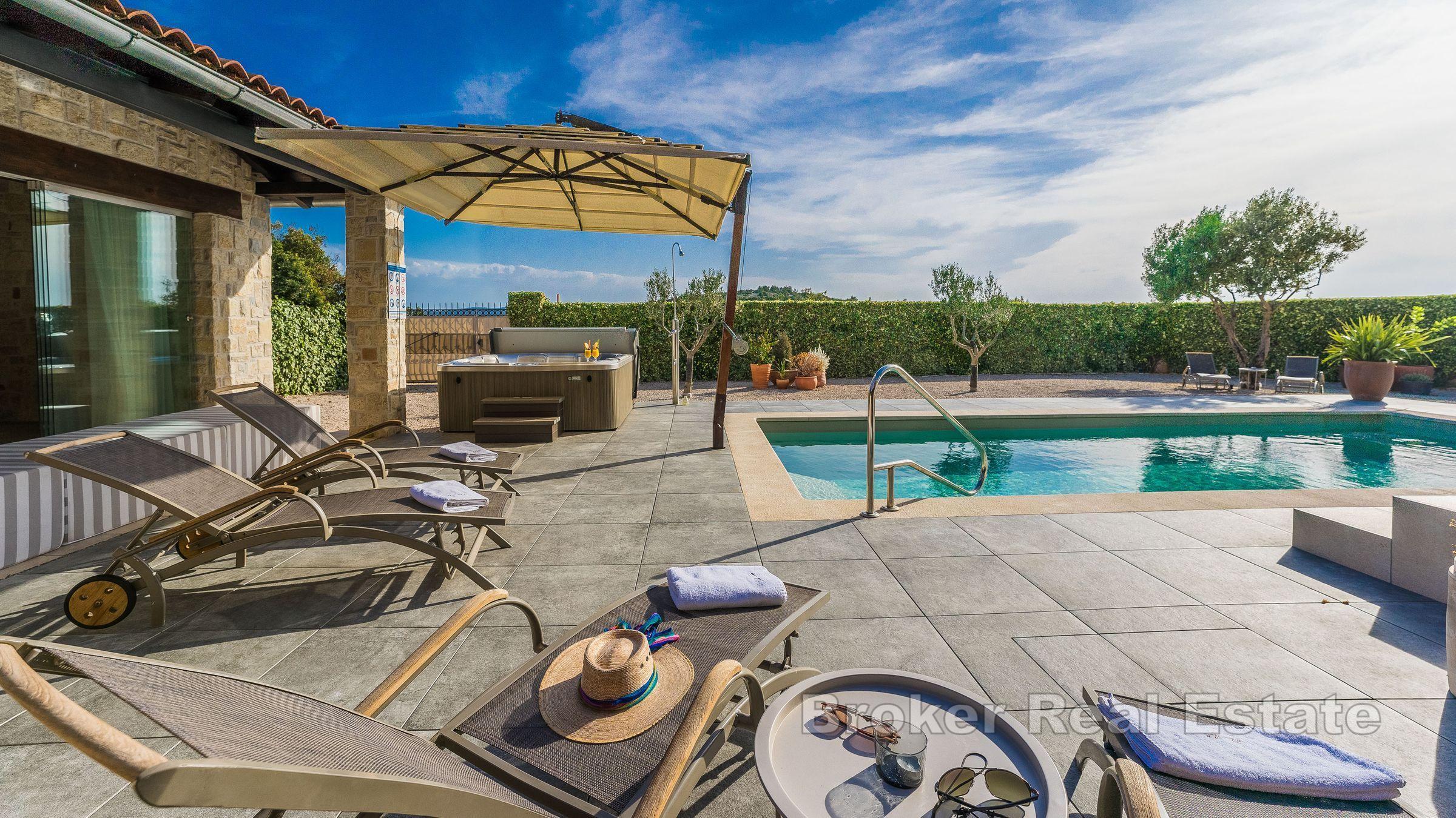 Šibenik - Kamienna willa z widokiem na morze i przyrodę