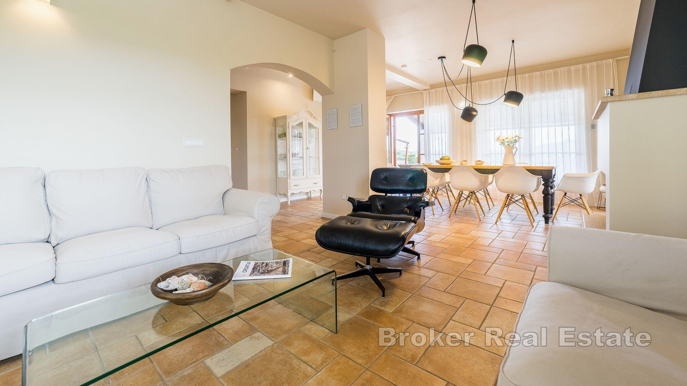 Šibenik - Kamienna willa z widokiem na morze i przyrodę